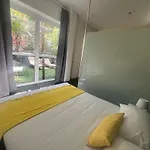 Private Garden Apartment, Navigli, 24h Security アパート ミラノ