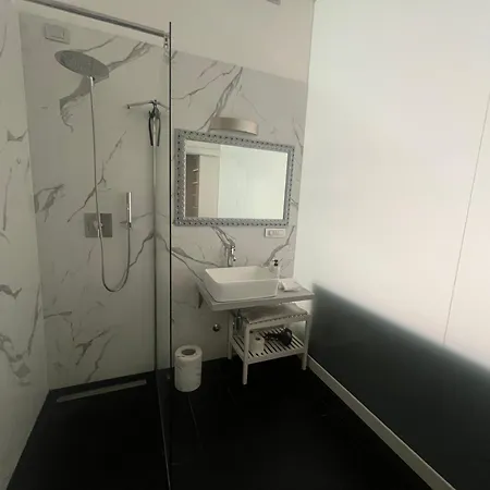 Private Garden Apartment, Navigli, 24h Security * Mediolan