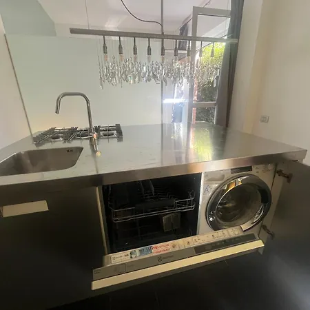 Apartament Private Garden Apartment, Navigli, 24h Security *