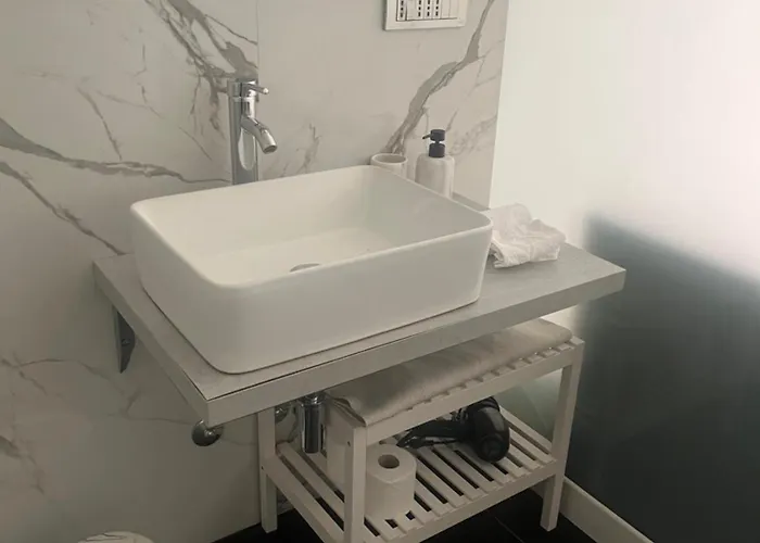 Private Garden Apartment, Navigli, 24h Security Apartment Mailand