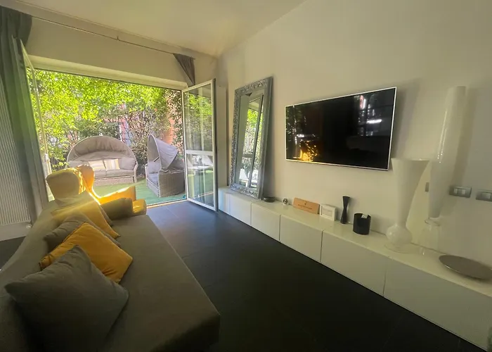 Private Garden Apartment, Navigli, 24h Security Apartment Mailand