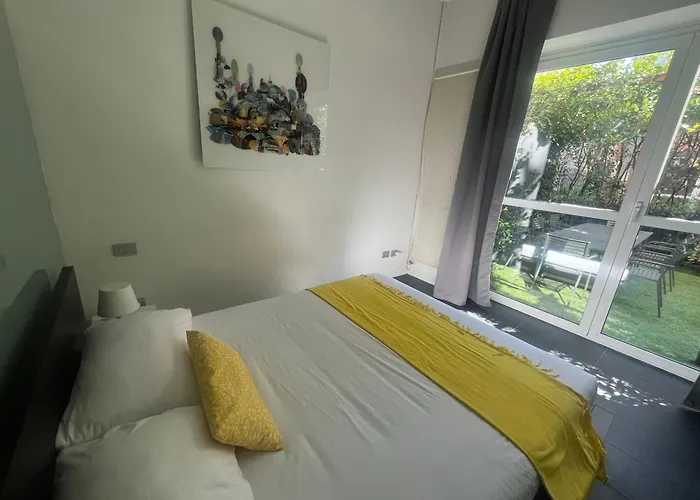 Private Garden Apartment, Navigli, 24h Security Apartment