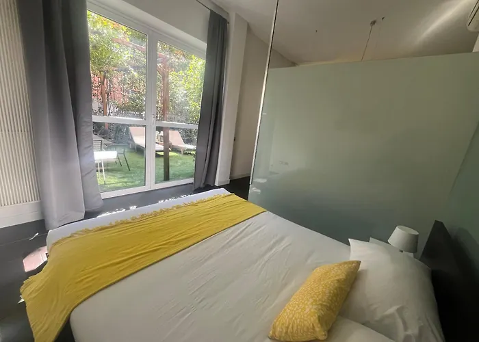 Private Garden Apartment, Navigli, 24h Security Apartment Mailand